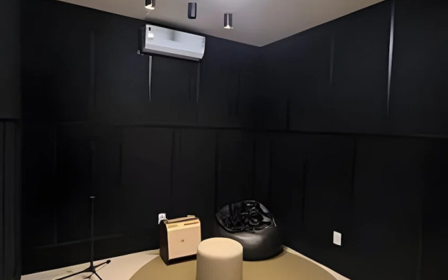 Studio Design 3 - Lions