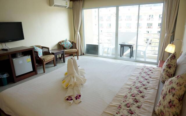 Pranang Flora House
