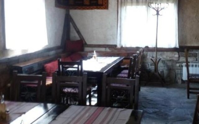 Atm Hotel Razlog
