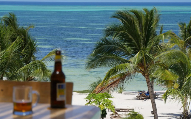 Zanbluu Beach Hotel