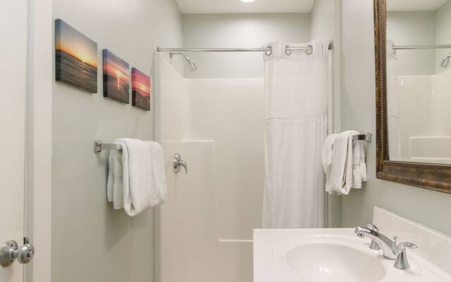 The Admiral's Inn Resort