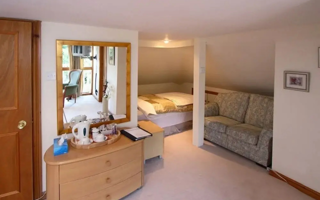 The Gatwick Grove Guest House