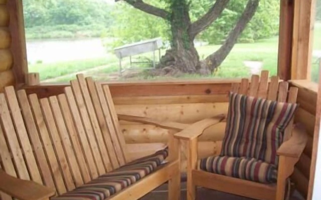 Whip Or Wheel Cabins