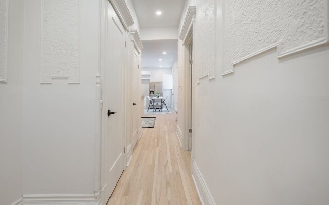 5221 St Urbain