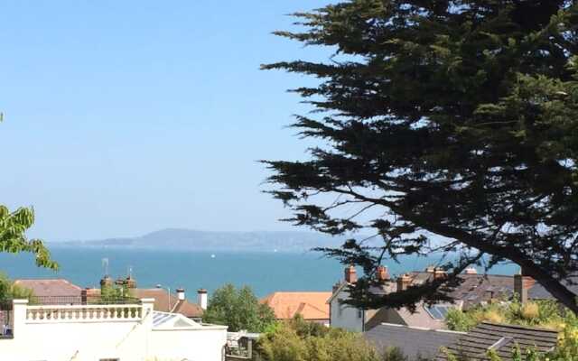Monkstown Villa
