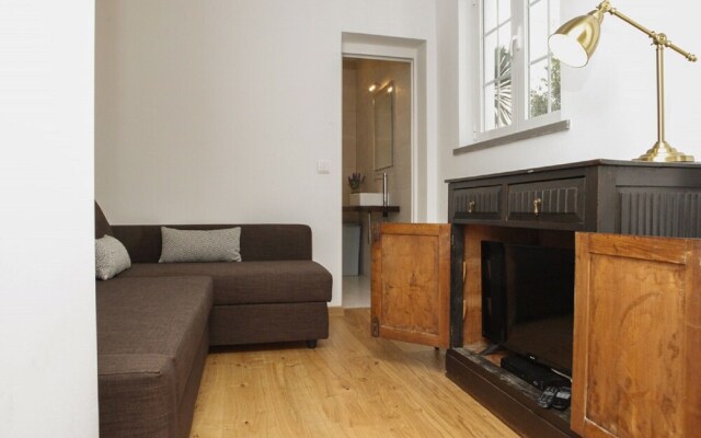 Cushy Apartment with garden in Estoril