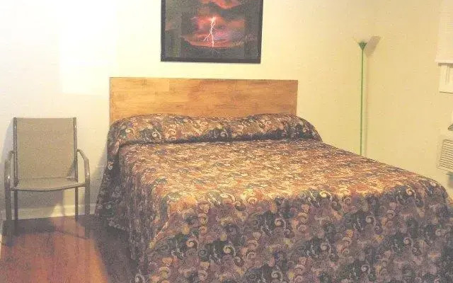EconoStay Inn