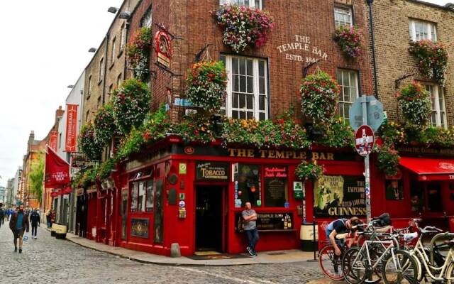 Rooftop 3Br Ph-Indoor Sauna In Dublin