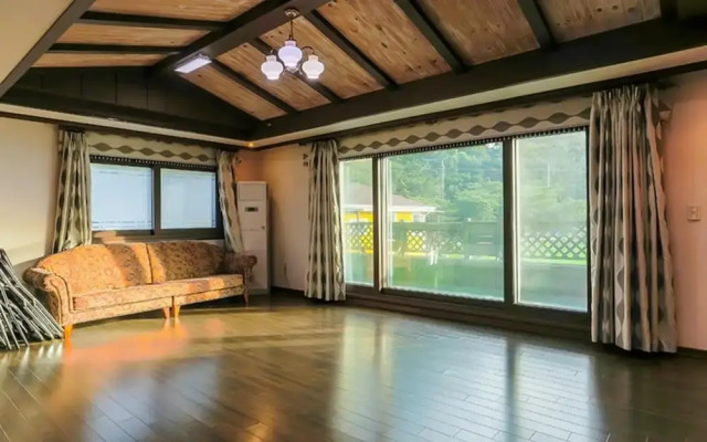 Gongju Gyeryongsandeul Flower Pension