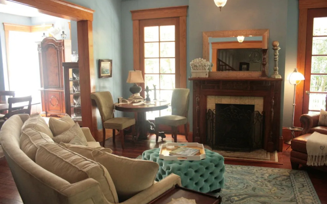 The Laurel Oak Inn Bed and Breakfast