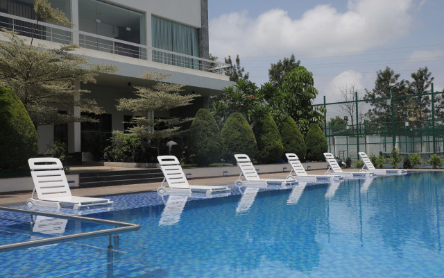 VRR Hotel's And Convention Centre