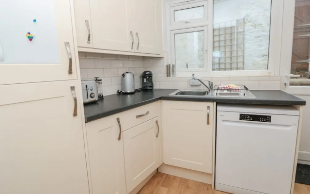 2 North Furzeham Road