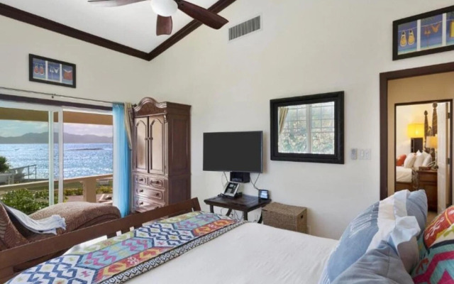 Sunny Vacation Villa 96
