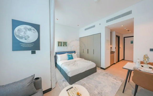 Urban Skyline City Comfort Studio