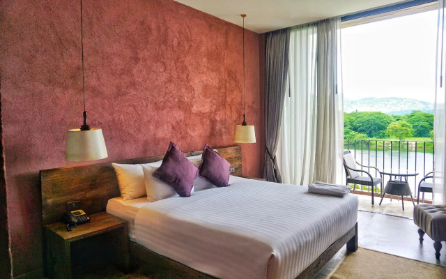 The Glory River Kwai Hotel