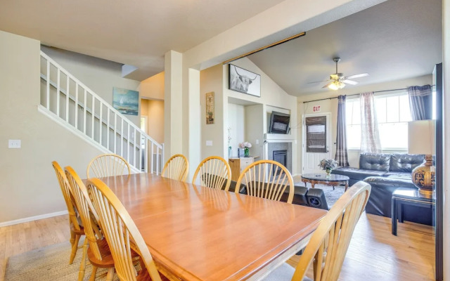 Shared Backyard: Aurora Family Home