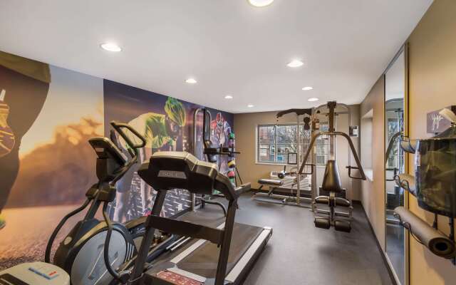 Clarion Pointe Downtown