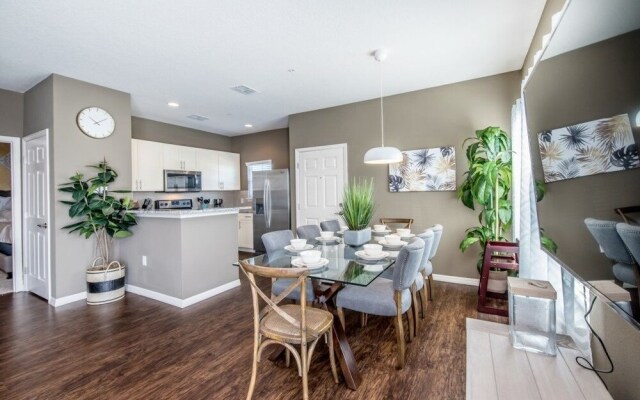 Amazing Townhome! - Lucaya Village - 8951SD