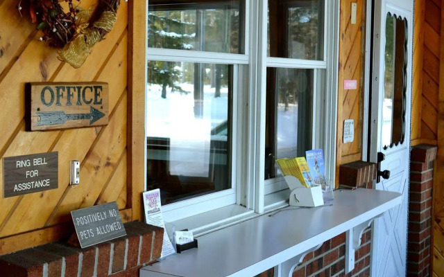 Sullivan Trail Inn & Suites