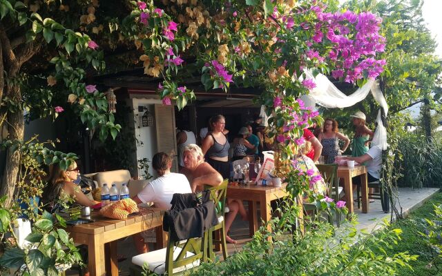 Ece Hotel Sovalye Island