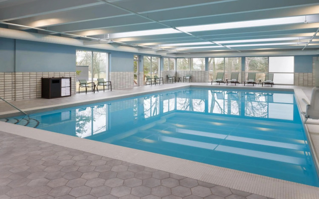 Four Points by Sheraton Point Edward Sarnia