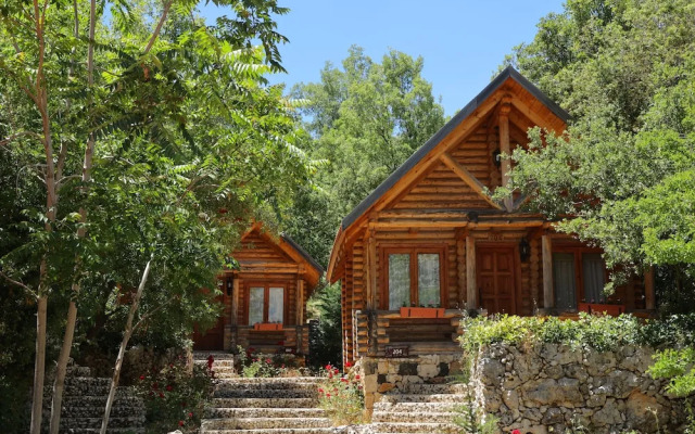 Wood Hills Hotel & Resort