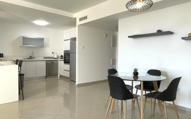Stylish 3BR Golf Residence Eilat
