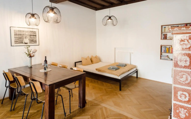 Marktplatz-Residenz - 110 m vom Traunsee, Balkon, Kachelofen, frisch saniert