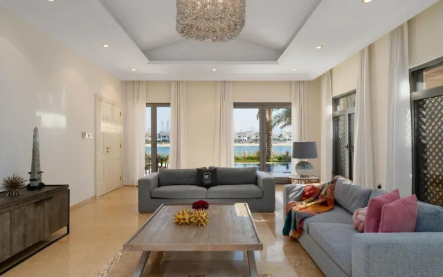Exclusive Villa w Private Pool Garden Beach