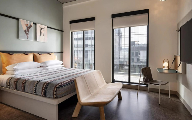 Moxy Portland Downtown