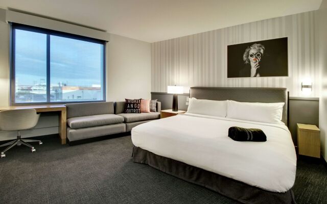 The Rose Hotel Chicago O’Hare, Tapestry Collection by Hilton