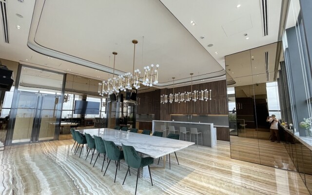 Le Places The Luxury MarQ Saigon Apartment