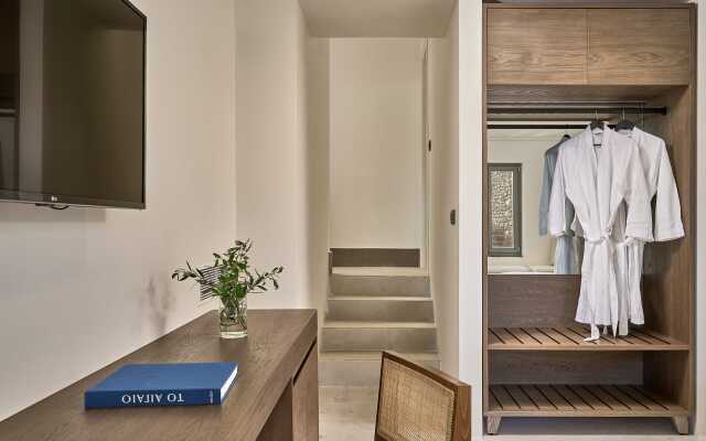 Ios Grand Pool Suites