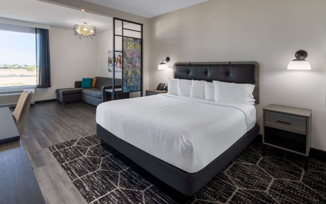 La Quinta Inn & Suites by Wyndham Maricopa - Copper Sky