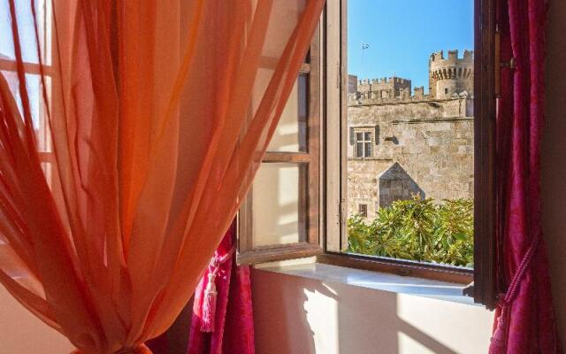 Nikos Takis Fashion Boutique Hotel