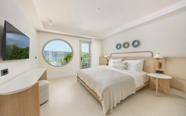 Yacht Classic Hotel - Boutique Class