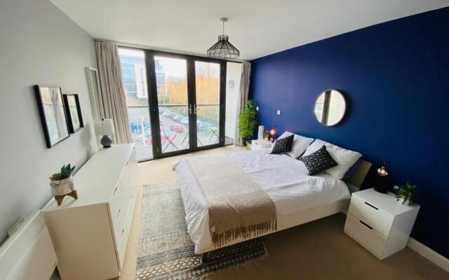 Stewart St James Walk Apartment