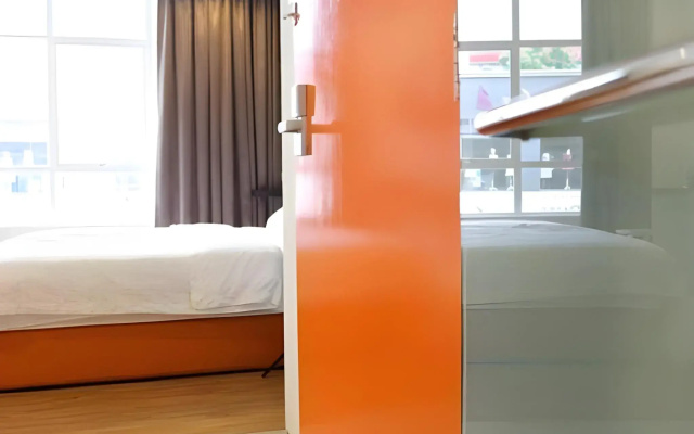 1 Hotel Taman Connaught