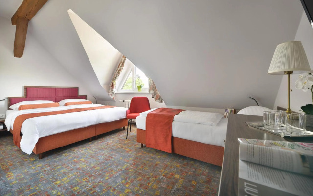 Maximilian Lifestyle Resort