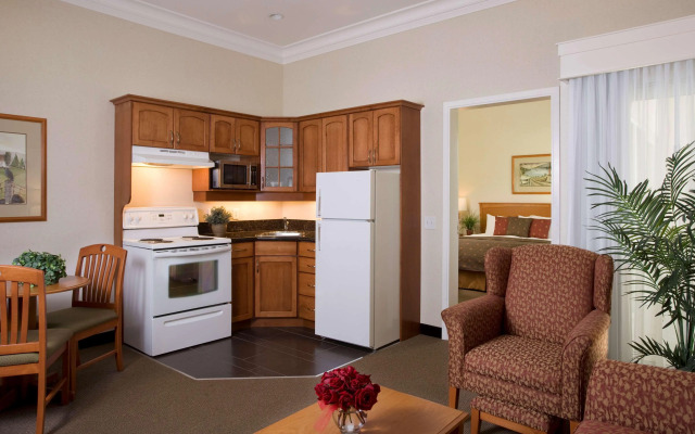 Best Western Plus Kelowna Hotel & Suites