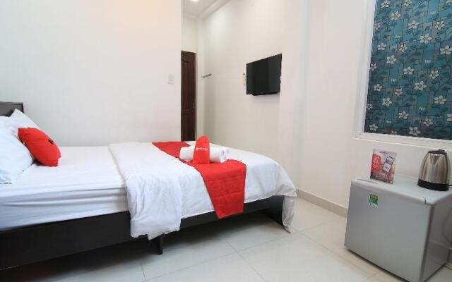 The Nguyens Cafe Dct by RedDoorz