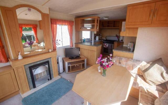 Beautiful 3-bed Cabin in Pembrokeshire Coast