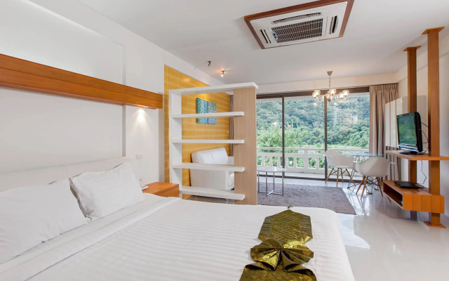The Green Golf Residence Condominium