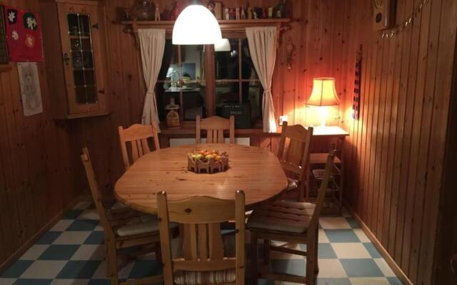Beautiful 4-5 Persons Cottage in Alvdalen