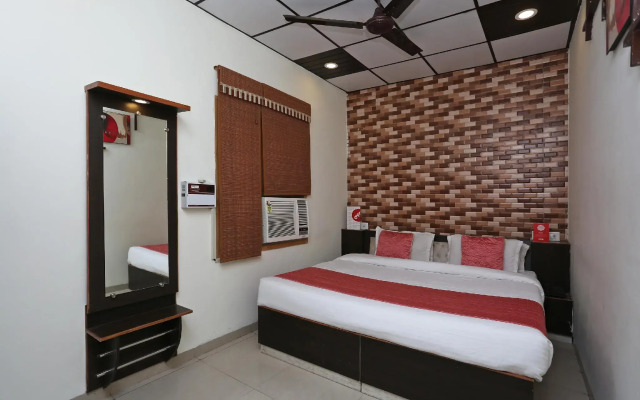 Oyo 8394 Hotel Sp Klassic