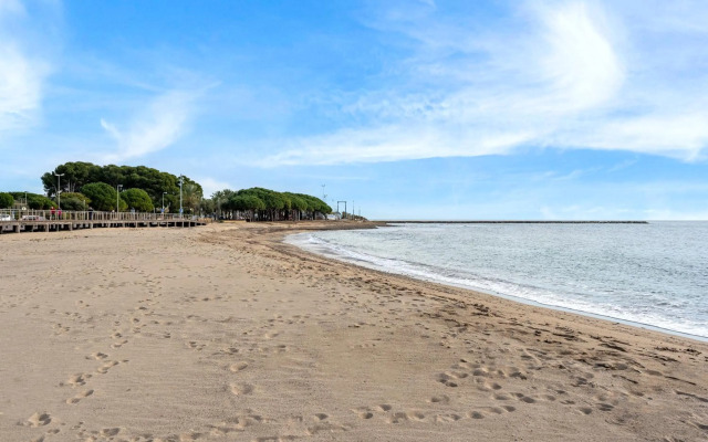 Apartment in front of the Beach
