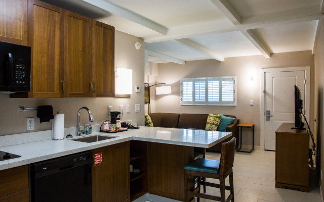 QUALITY INN &amp; SUITES