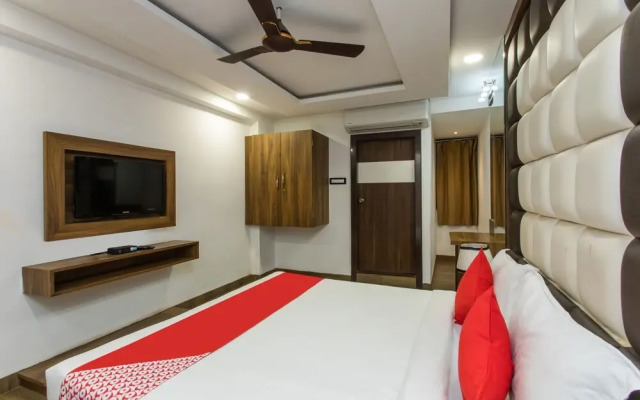 OYO 8977 Hotel Rajnandani Residency