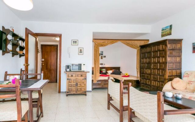 Roses Holiday Center 20816