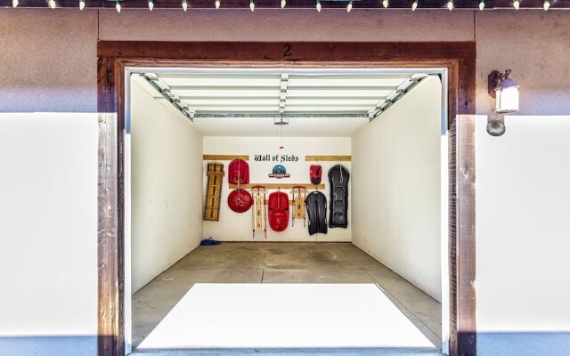 Bavarian Mountain Suite 2 Bedroom Condo by NW Comfy Cabins by RedAwning